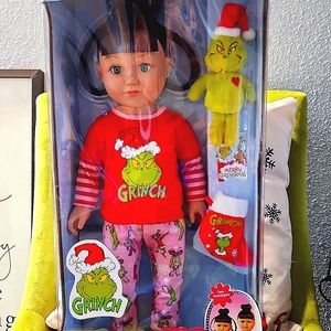 My life as grinch doll